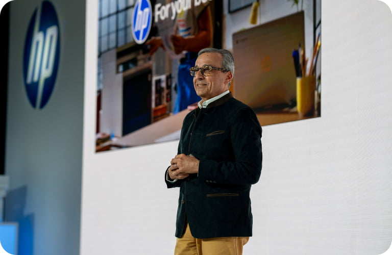 Antonio Lucio presenting on stage at HP Imagine.
